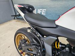 2022 Yamaha YZF-R7LA White