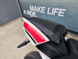 2022 Yamaha YZF-R7LA White