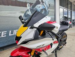 2022 Yamaha YZF-R7LA White