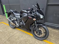 2016 Honda CBR300R BLACK