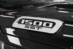 2025 RAM 1500 Laramie Sport Hurricane SO RamBox DT MY25 4X4 Dual Range Diamond Black