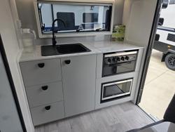 2025 Traveller Destination Track 13