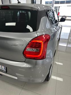 2017 Suzuki Swift GL Navigator AZ Premium Silver