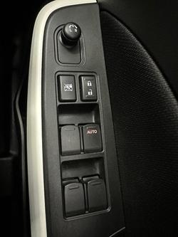 2017 Suzuki Swift GL Navigator AZ Premium Silver