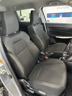 2017 Suzuki Swift GL Navigator AZ Premium Silver