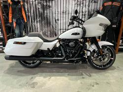 Harley-Davidson FLTRX Road Glide (117)