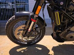 2022 HUSQVARNA SVARTPILEN 401 Black