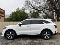 2023 Kia
                Sorento Sport
