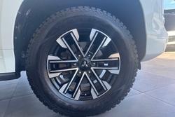 2020 Mitsubishi Pajero Sport GLS