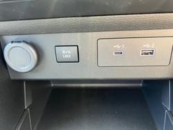 2025 Mitsubishi Triton GLX+ MV MY25 4X4 Dual Range White