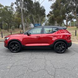 2021 Volvo XC40 T5 R-Design