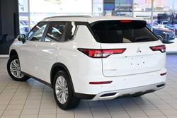 2024 Mitsubishi Outlander LS