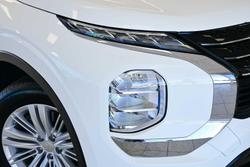 2024 Mitsubishi Outlander ES