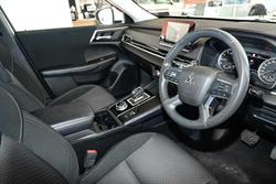 2024 Mitsubishi Outlander ES