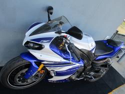2014 Yamaha YZF-R1 BLUE