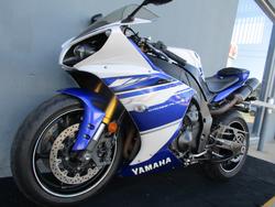 2014 Yamaha YZF-R1 BLUE