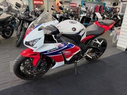 2015 Honda CBR1000RR FireBlade Fireblade White