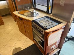 2009 Winnebago Longreach