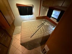 2009 Winnebago Longreach