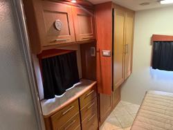 2009 Winnebago Longreach