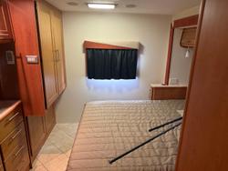 2009 Winnebago Longreach