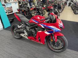 2025 Honda CBR650R E-Clutch CBR 650 Red