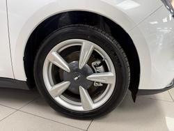 2025 GWM Ora Lux ES11 Hamilton White / Black Roof