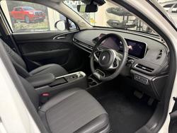 2025 GWM Ora Lux ES11 Hamilton White / Black Roof