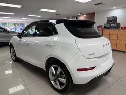 2025 GWM Ora Lux ES11 Hamilton White / Black Roof