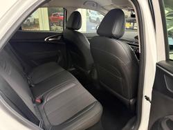 2025 GWM Ora Lux ES11 Hamilton White / Black Roof