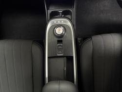 2025 GWM Ora Lux ES11 Hamilton White / Black Roof