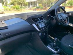 2016 Hyundai Accent Active