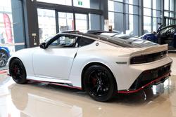 2025 Nissan Z NISMO Z34 MY25 Ivory Pearl with Super Black Roof