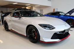 2025 Nissan Z NISMO Z34 MY25 Ivory Pearl with Super Black Roof