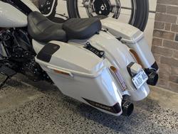 2020 Harley-Davidson CVO Street Glide 117 (FLHXSE) Touring