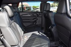 2025 Isuzu MU-X LS-T