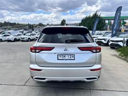 2024 Mitsubishi Outlander LS