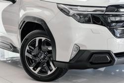 2025 Subaru Forester Touring S6 MY26 AWD Crystal White