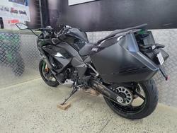 2023 Kawasaki NINJA 1000SX GREEN