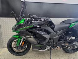 2023 Kawasaki NINJA 1000SX GREEN