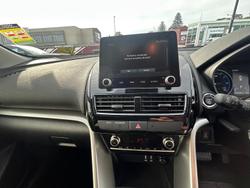 2024 Mitsubishi Eclipse Cross PHEV ES