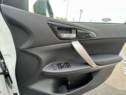 2024 Mitsubishi Eclipse Cross PHEV ES