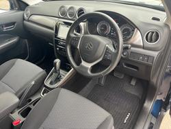 2023 Suzuki Vitara (No Badge)