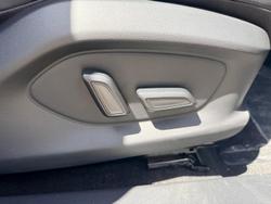 2025 MG MG5 Essence MY25 Black Pearl