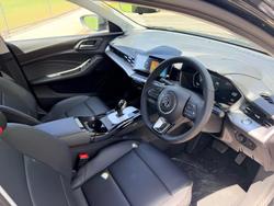 2025 MG MG5 Essence MY25 Black Pearl