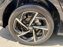 2025 MG MG5 Essence MY25 Black Pearl