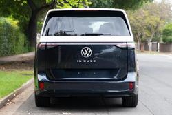 2025 Volkswagen ID. Buzz Pro BEV560