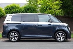 2025 Volkswagen ID. Buzz Pro BEV560