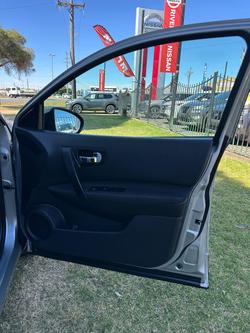 2010 Nissan Dualis ST