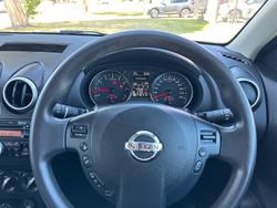 2010 Nissan Dualis ST